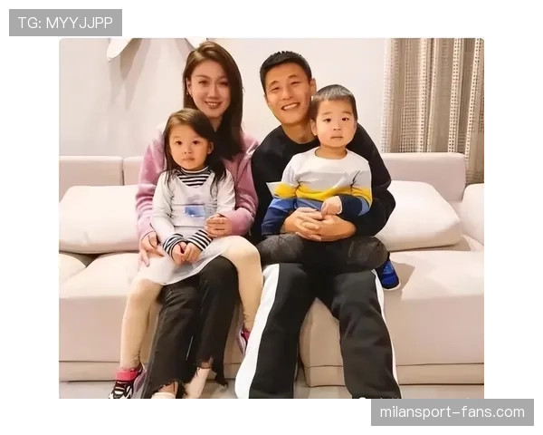 武磊家冰箱里塞满蛋白粉,邻居以为他开健身房 武磊家冰箱里塞满蛋白粉,邻居以为他开健身房