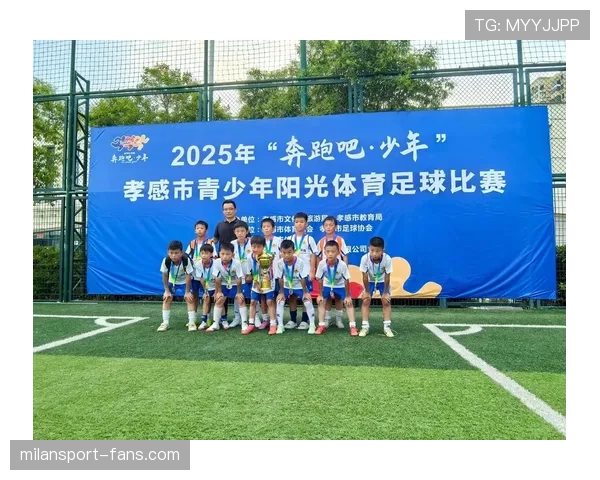 点球开踢时其他队员提前进入禁区,裁判该如何判罚? 点球开踢时其他队员提前进入禁区,裁判该如何判罚?